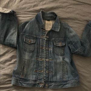 J. Crew Women’s Jean Jacket. Size Large.